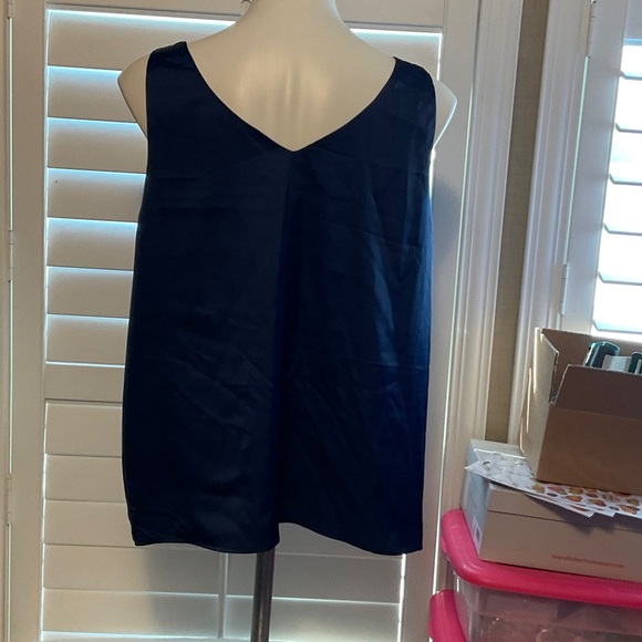 Chic Navy Women's Tank Top - Picture 3 of 4